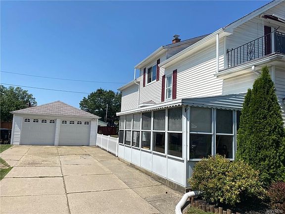 2nd image of 998 Parker Blvd