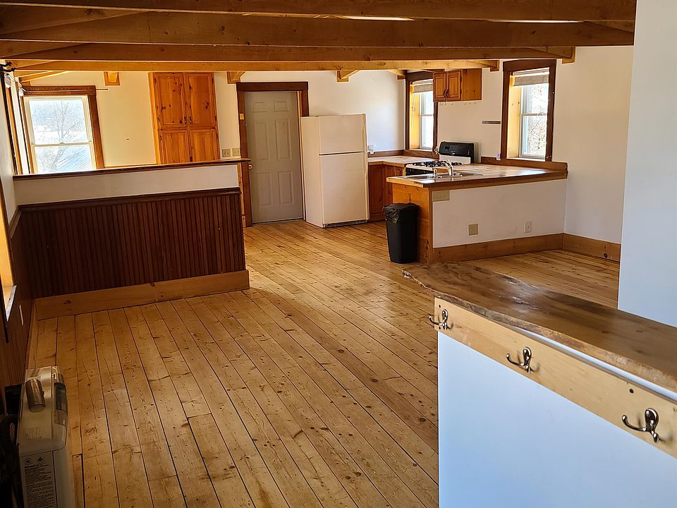 1st image of 20 Petes Greens Rd #5