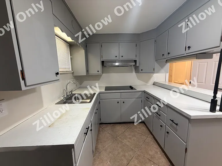 739 Cherry St — Photo 3