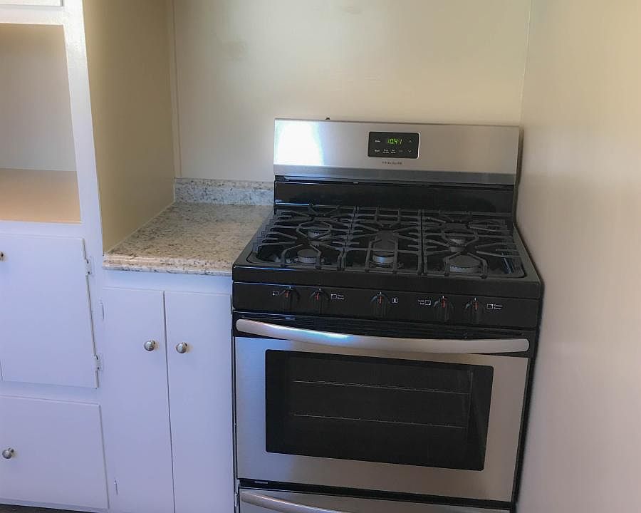 2nd image of 325 Virginia St