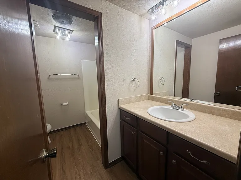1015 W Swan Lake Ct — Photo 25
