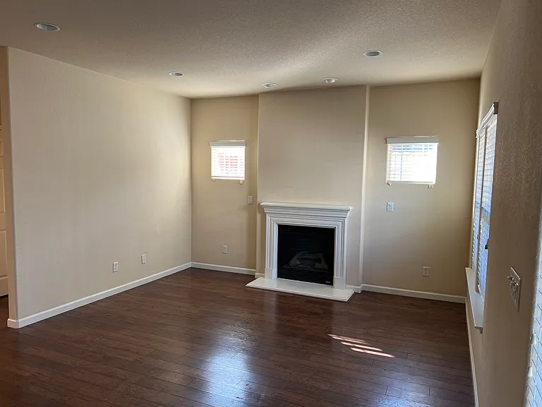 4200 San Jeronimo Ter — Photo 7