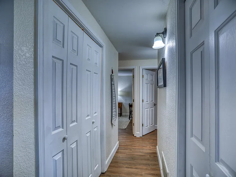 26 N Debonaire Ct — Photo 10