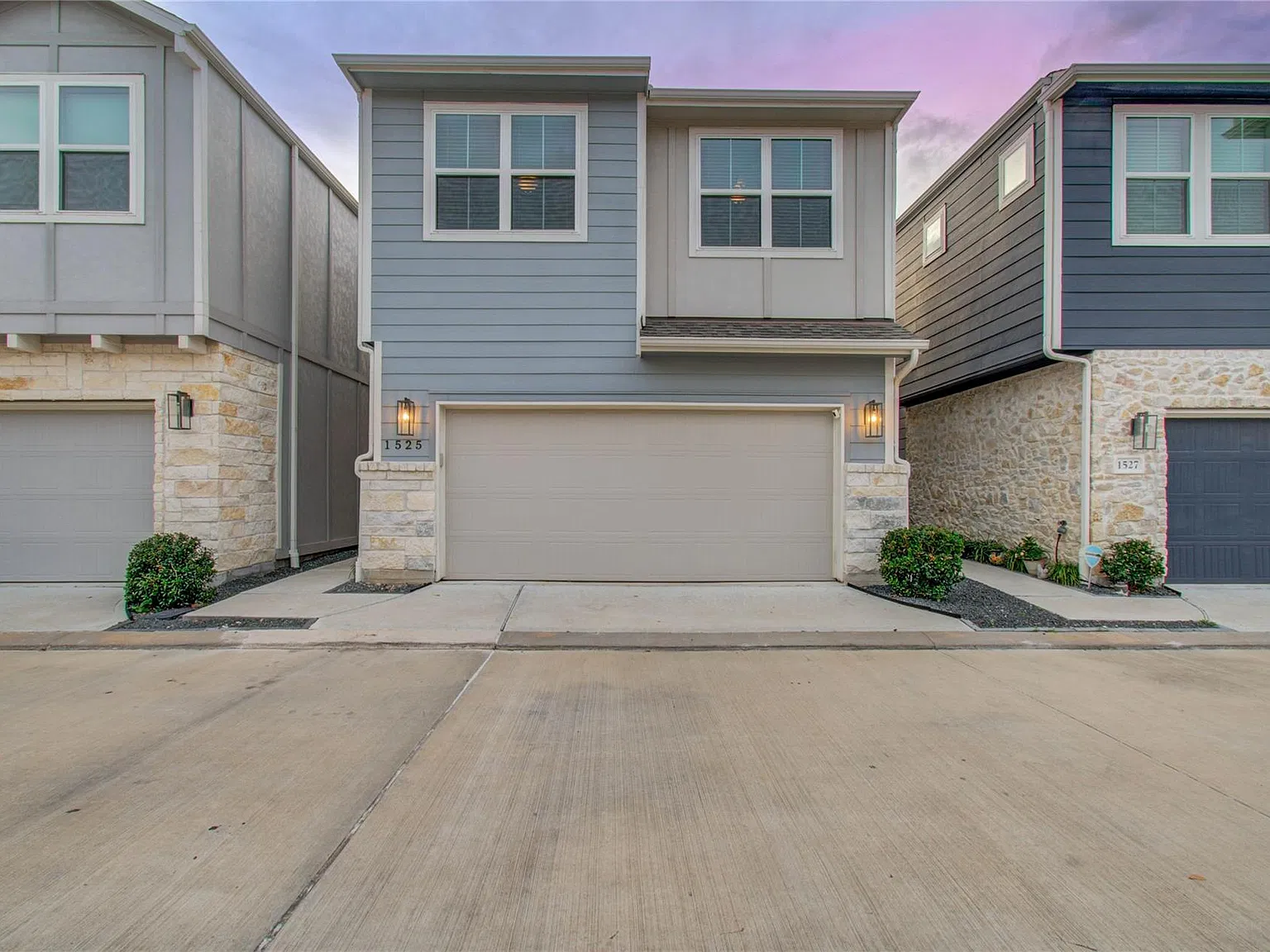3 bed, 2.5 bath, 1709 sqft, $2,400 — Photo 1