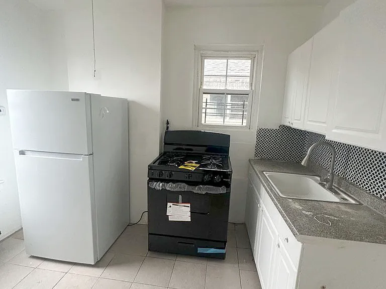 173 Grandview Ave — Photo 3