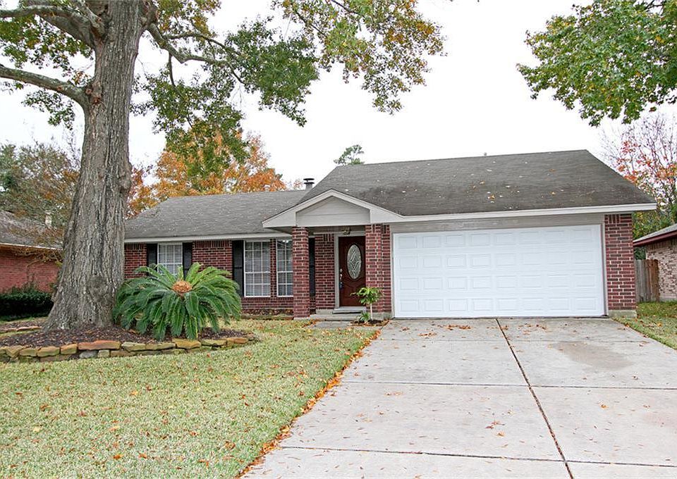1st image of 2418 Old Oak Ln