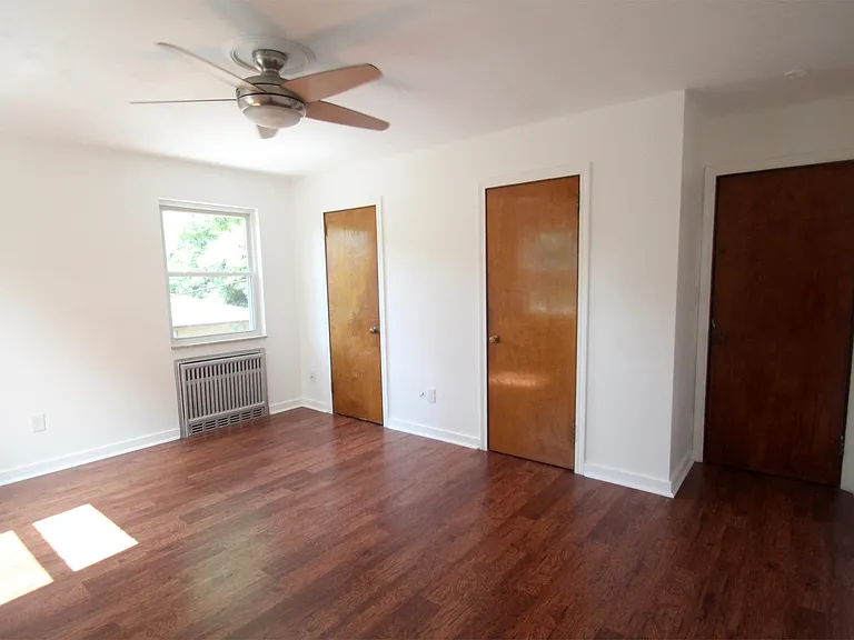 Master Bedroom(13x15)