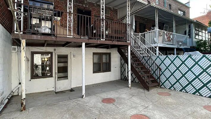 Sold by Wolf Properties Management LLC | media 5
