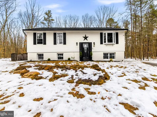 22 Debras Ln, Sicklerville, NJ 08081
