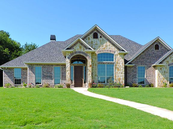 2nd image of 105 Kentucky Ct