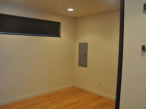 Ground floor office/bedroom