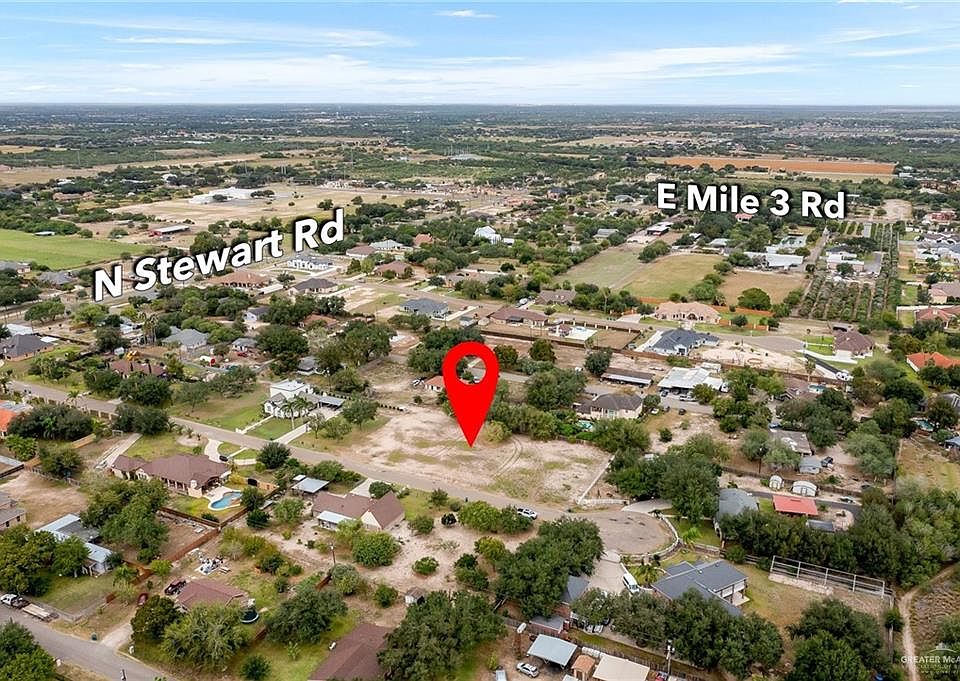 2nd image of 1717 Rosewood Dr