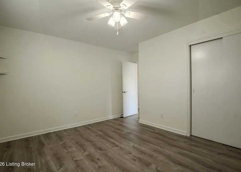 5106 Bardstown Rd — Photo 11