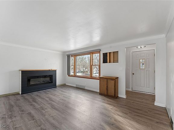 3rd image of 315 S Bon Air Ave