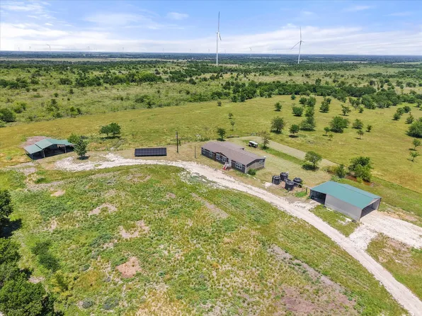 604 Lcr 208, Coolidge, TX 76635