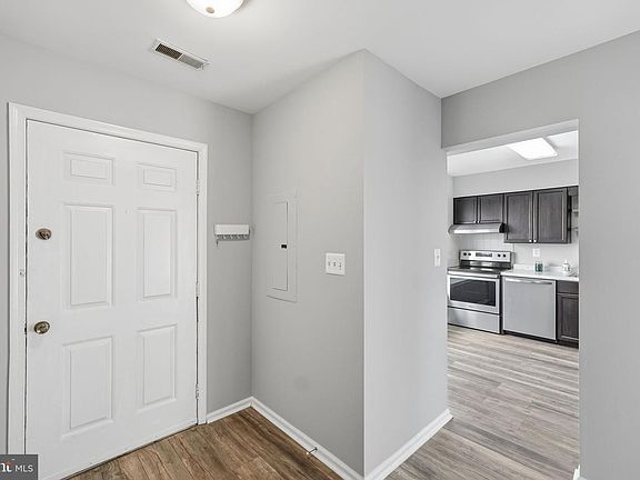 3rd image of 111 Lauren Ct