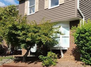 377A E Montcastle Dr, Greensboro, NC 27406