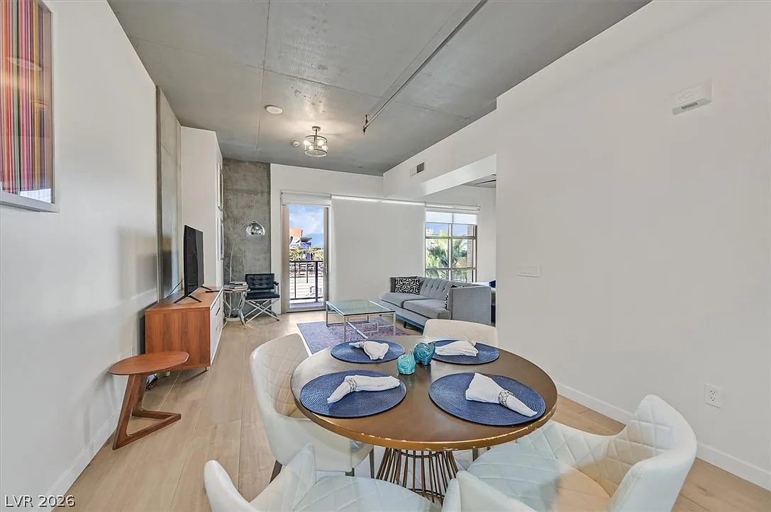 1 bed, 1.0 bath, 787 sqft, $2,495 — Photo 3