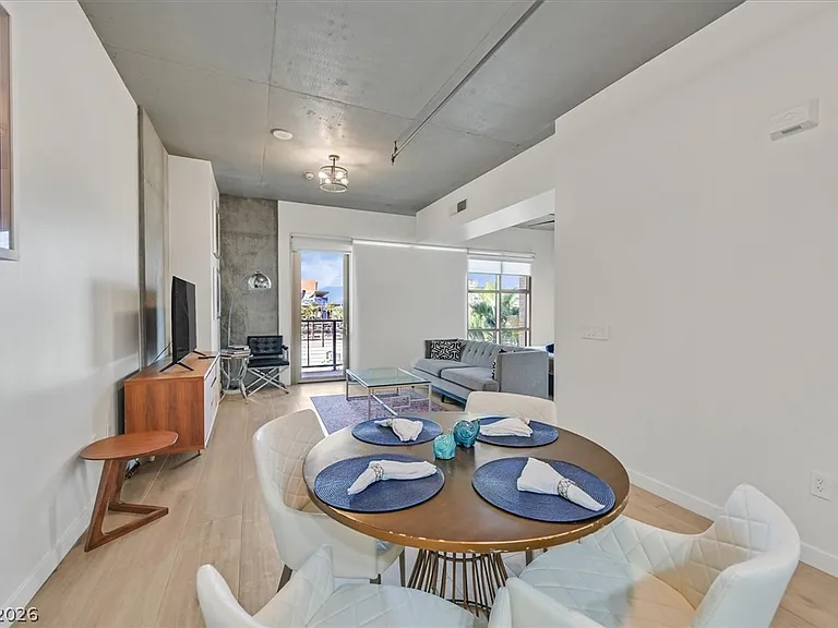 353 E Bonneville Ave #433 — Photo 3