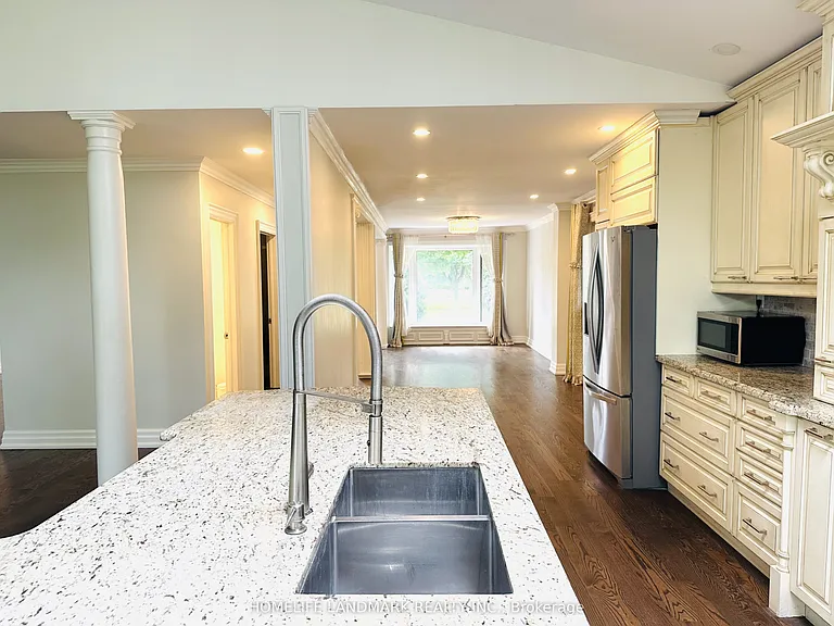 125 Bannatyne Dr — Photo 12