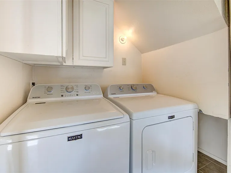 14633 Perthshire Rd — Photo 32