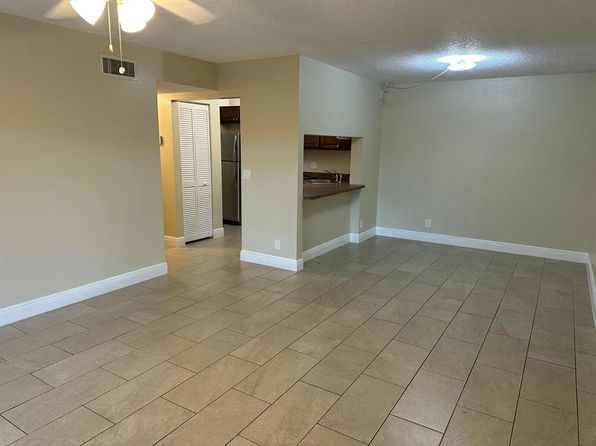 202 Foxtail Dr APT A1