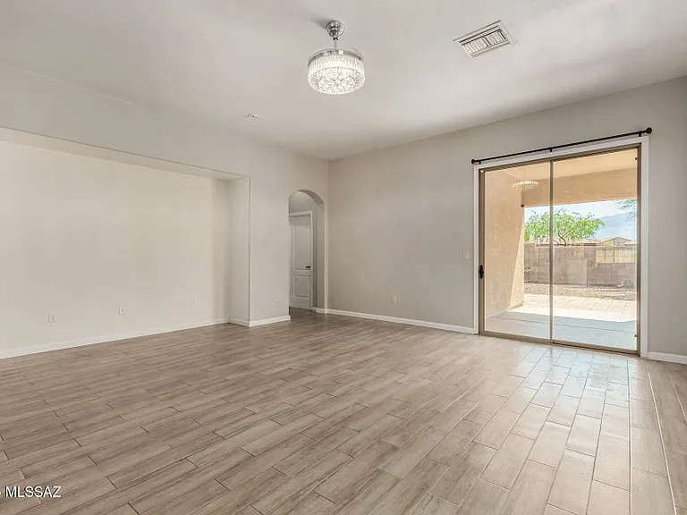 12842 N Westminster Dr — Photo 9