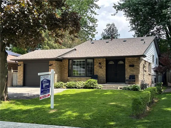 39 Forestgate Dr, Hamilton, ON L9C 6A4