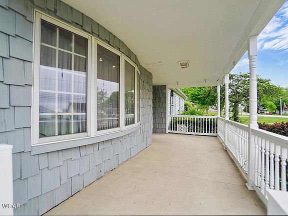 4th image of 260 W Geneva St