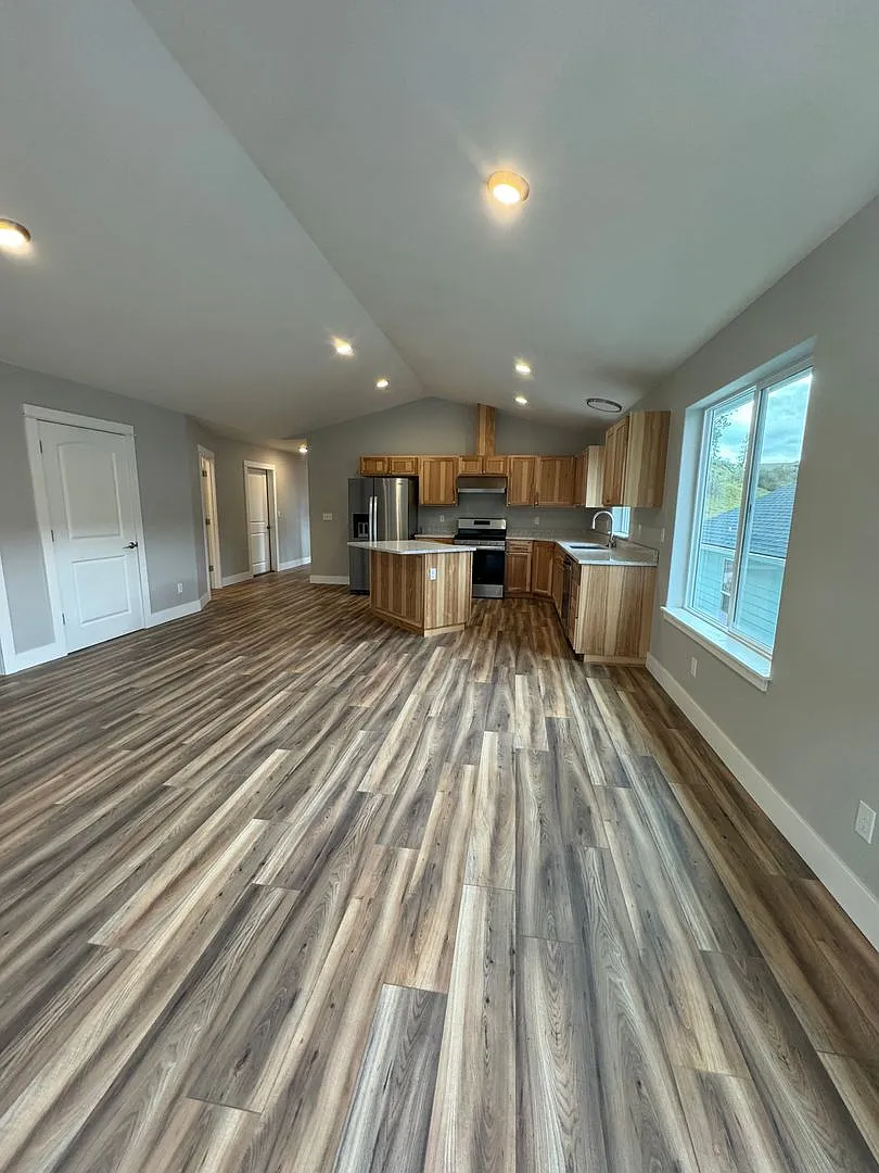 Brand new 2 bedroom 2 bath home in 55+ Community — Photo 4
