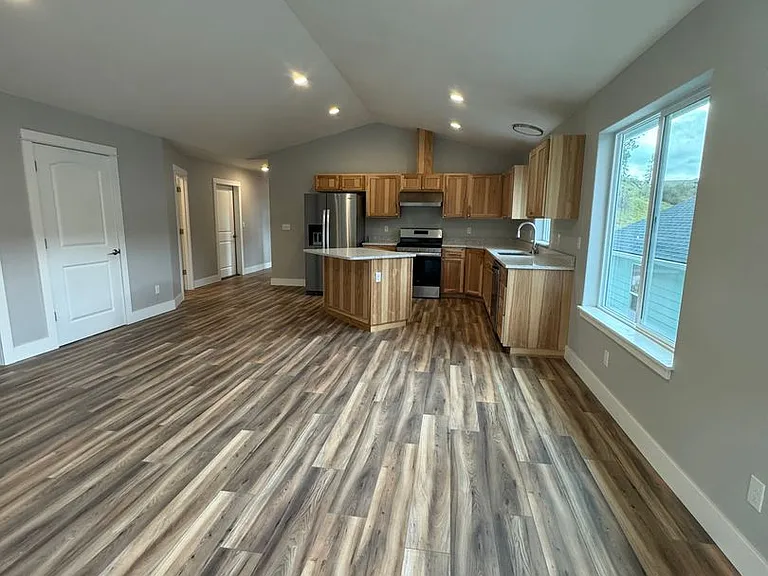 1750 NE Alameda Ave — Photo 4