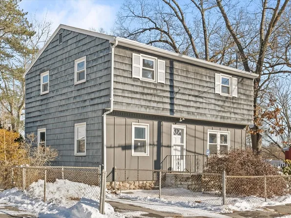 37 Hobson St, Methuen, MA 01844