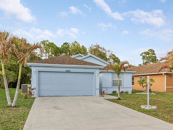 3rd image of 2429 SW Century Way