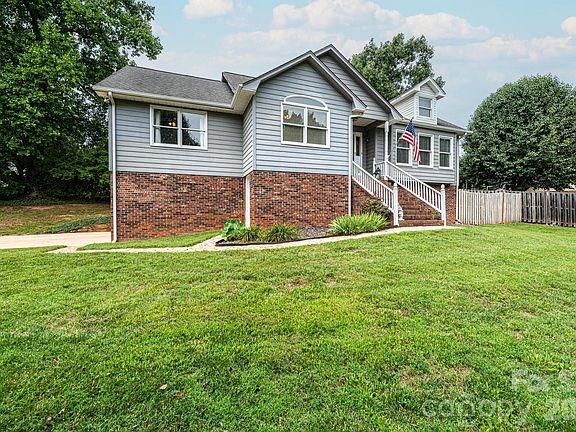 2nd image of 4158 Arrowhead Dr NE