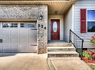 224 Azalea Dr, Oak Grove, KY 42262