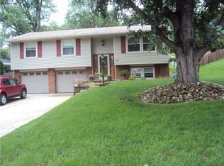 919 Copsewood Dr, Bethel Park, PA 15102