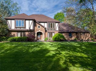 8951 Treeland Ln, Centerville, OH 45458