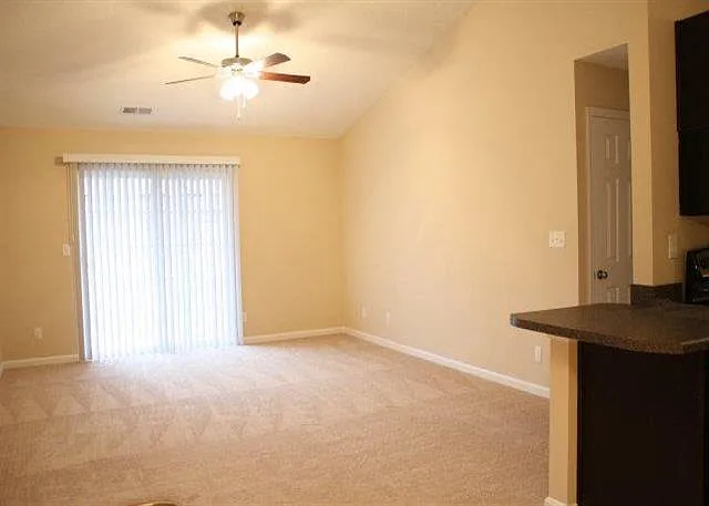 Austin Park Apartments — Photo 16