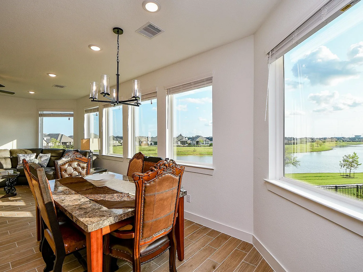 3 bed, 2.0 bath, 1744 sqft, $3,000 — Photo 1