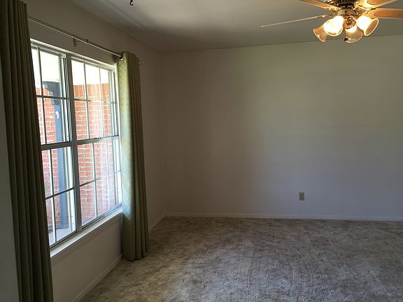 3rd image of 900 Avenue H