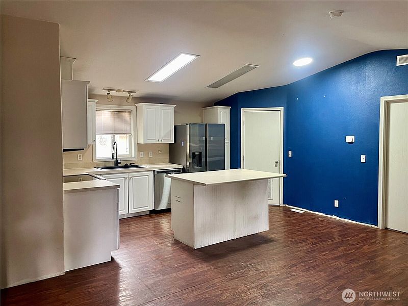 4th image of 8510 Thuja Avenue SE