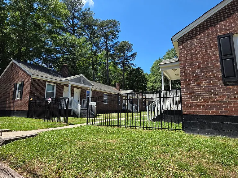 417 S Emerson St — Photo 1
