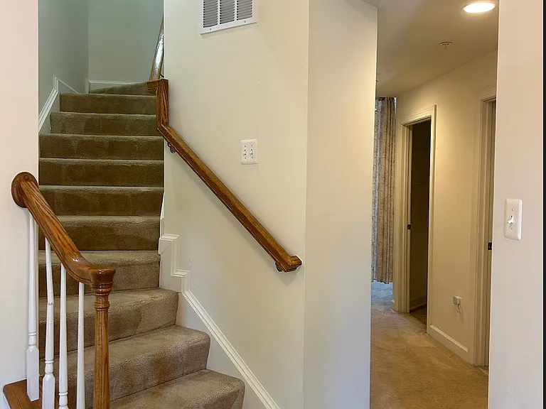 4066 Finsbury Ln — Photo 2