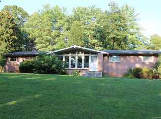 2056 13th St NE, Hickory, NC 28601