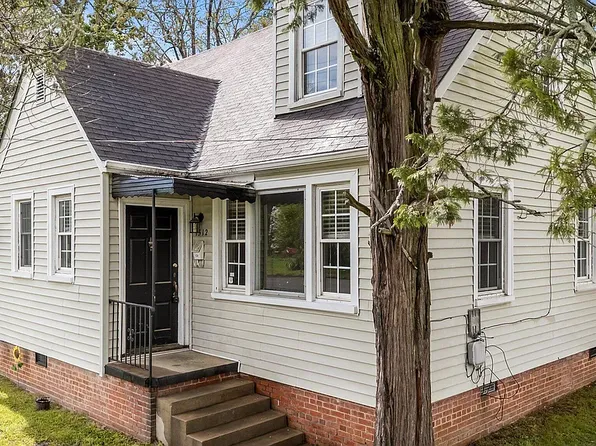 1512 Oxford Rd, Henderson, NC 27536
