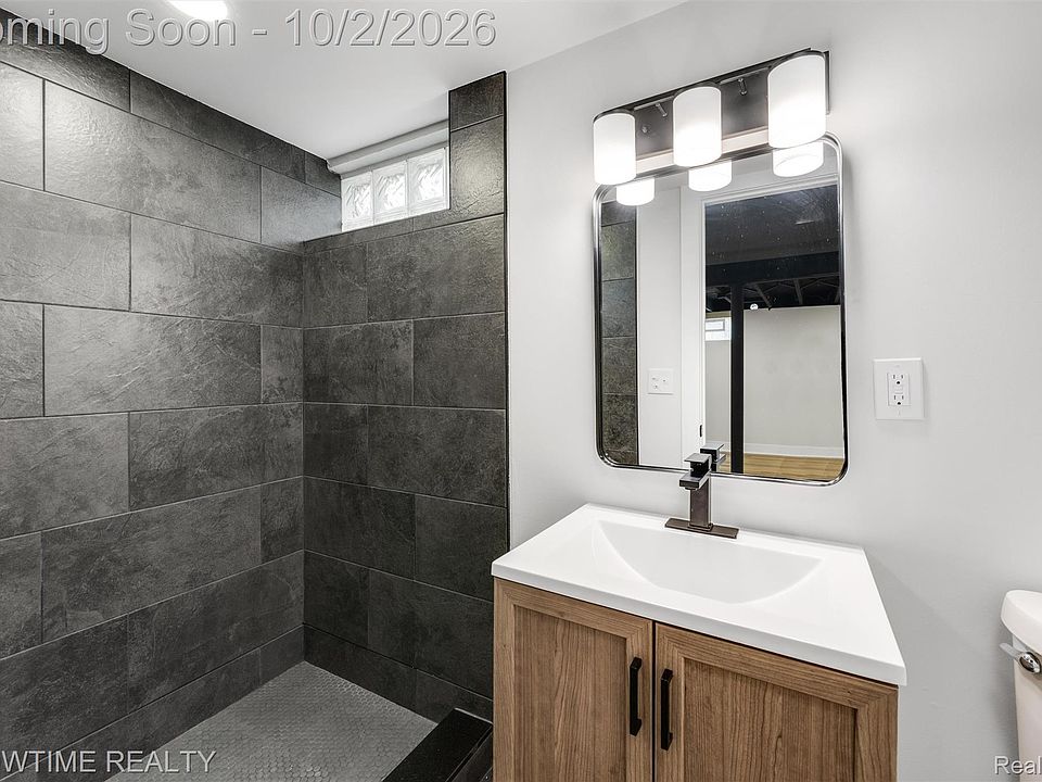 769 Coolidge Ave, photo 17