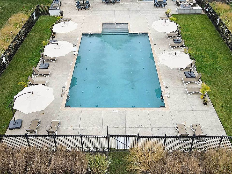 outdoor-pool