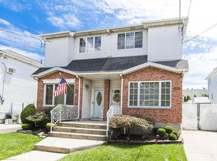 52 Grafe St, Staten Island, NY 10309