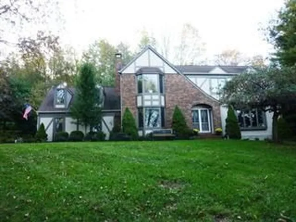 38 Sierra Dr, Califon, NJ 07830