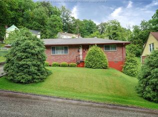 660 Piccadilly St, Charleston, WV 25302